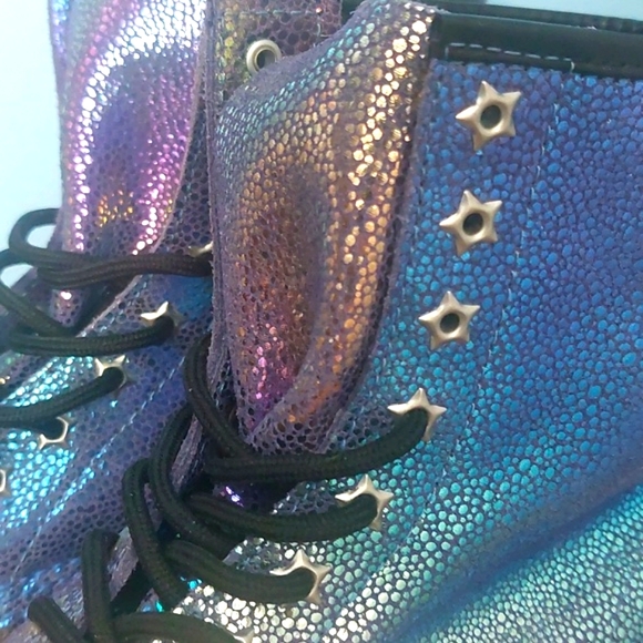 Dr. Martens Rainbow Ray 1460 in purple size 6 Nwot - Picture 4 of 11